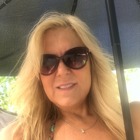 Meet your Posher, Shelley - Picture 1 of 1